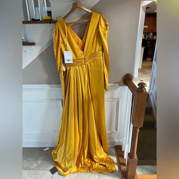 Mac Duggal A-Line Evening Gown - Picture 6 of 12